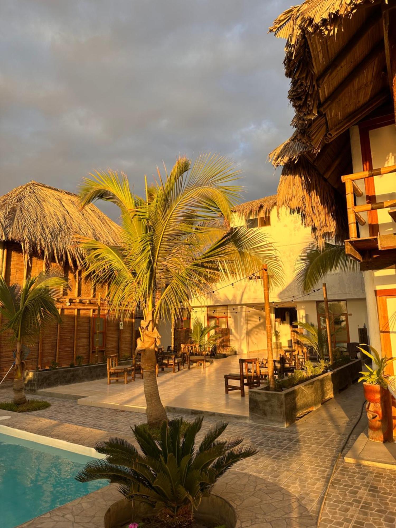 Hotel Puerto Antiguo Los Órganos Exterior foto